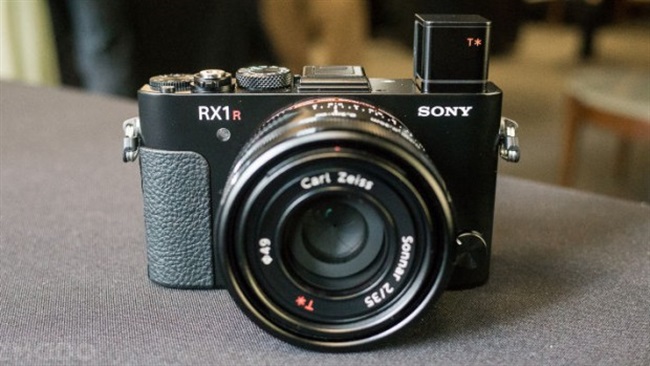 سونی دوربین فول فریم کامپکت RX1r II با سنسور 42 مگاپیکسلی را معرفی کرد