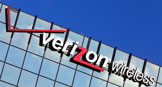 مشتریان Verizon  وSprint میتوانند قبل از پایان سال برای میلیون ها نفر بازپرداخت اعمال کنند