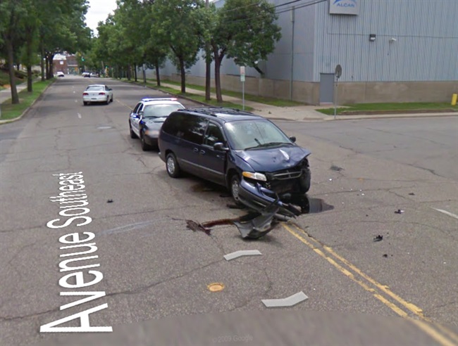 گوگل جزئیات کسالت آور تصادف های ماشین هایش را منتشر میکند.