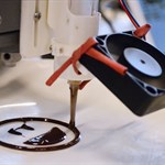 دانشمندان مردم را مجبور میکنند تا برای جایزه ی شکلات چاپ 3 بعدی بدوند