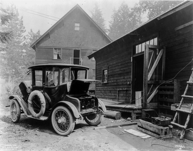 نخستین اتوموبیل های الکتریکی در سال های 1880 تا 1920
