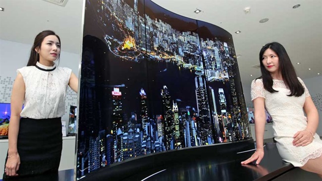 تلویزیون های دو طرفه ال جی، آینده نمایشگرهای OLED را نشان می دهد