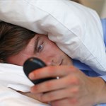 خطر استفاده از گوشی های هوشمند قبل از خواب
