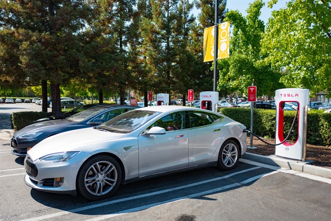 نسل سوم Superchargerهای شرکت Tesla باید سریع‌تر باشند