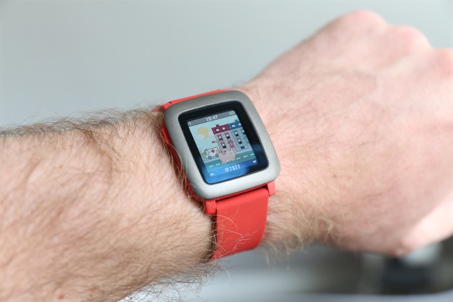 Fitbit شرکت سازنده‌ی ساعت‌های هوشمند Pebble را به قیمت ۴۰ میلیون دلار خرید