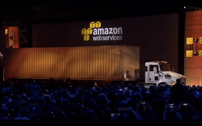 انتقال داده‌های کاربران از طریق کامیون به سرور رایانش ابری Amazon!