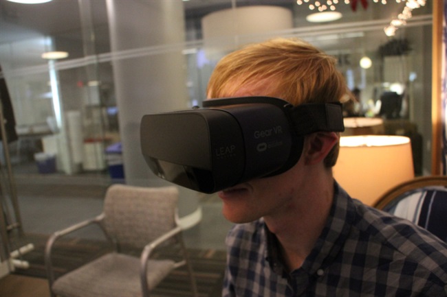 Leap Motion تکنولوژی hand tracking عالی خود را بر روی Samsung Gear VR به نمایش گذاشت
