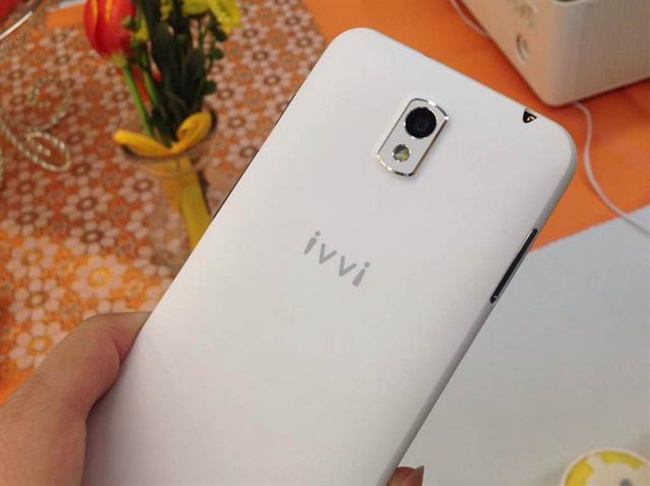 کول پد آوی وی آی تری) ivvi3 (می تواند نازکترین تلفن همراه در جهان در نوع خود  با دارا بودن  قطر 4.5 میلی متر باشد