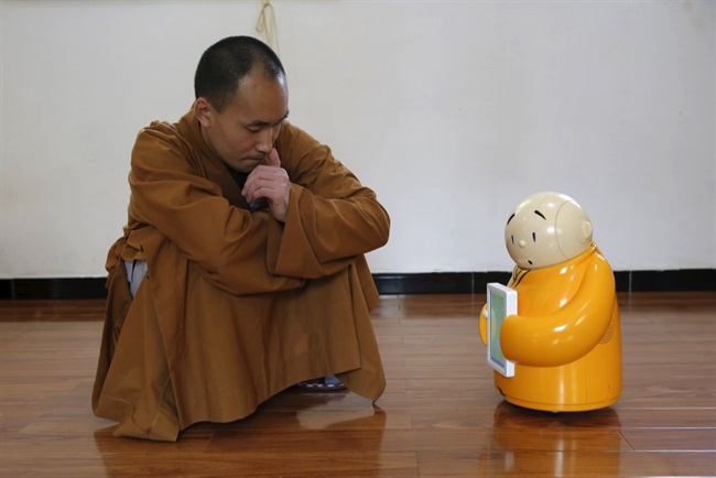 ربات میزبان در معابد بودا
