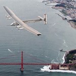هواپیمای خورشیدی پس از سفرش بر فراز اقیانوس آرام به کالیفرنیا میرسد