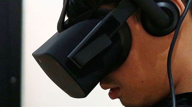 هدست واقعیت مجازی Oculus Rift در وب سایت Best Buy به حراج گذاشته شد، و بلافاصله به فروش رفت