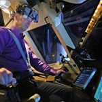 ناسا و خطوط هوایی آمریکایی با همکاری یکدیگر برای بهبود یافتن کیفیت شیشه ی کابین خلبان تلاش می کنند