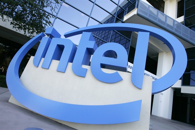 Bloomberg: Intel به تولید تراشه های مودم برای آیفون بعدی می پردازد