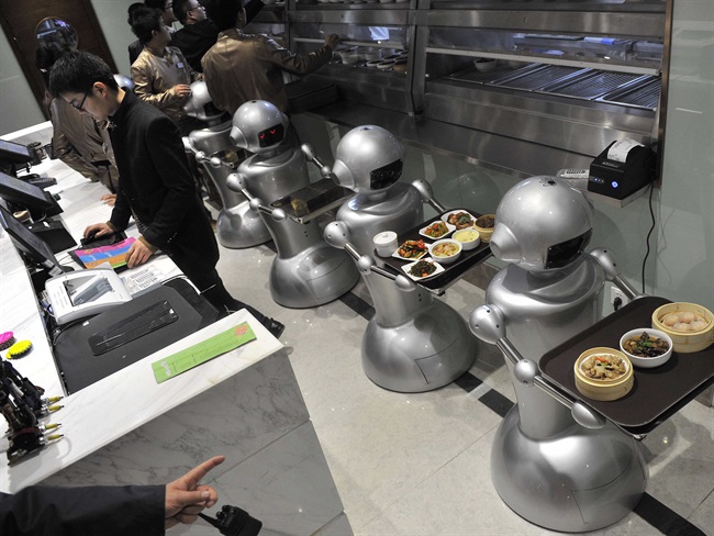 نام 10 حرفه ای که تا 10 سال آینده توسط ربات ها انجام خواهد شد