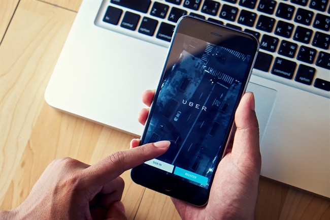 شرکت تاکسیرانی Uber به مسافران کاری امکان برنامه ریزی کردن سرویس های تاکسی خود را به صورت پیشرفته می دهد