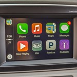 کیا، Android Auto و Apple CarPlay را برای ماشین های قدیمی به همراه آورده است