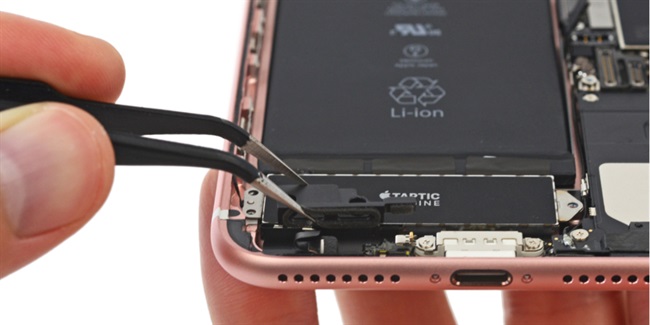 Apple از فضای ایجاد شده از حذف جک 3.5mm، چه استفاده‌ای کرده است؟
