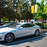 آخرین مدل‌های Tesla 100D به جای قدرت بر روی افزایش مسافت تمرکز کرده است