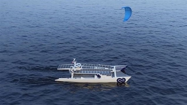 سفر 6 ساله به دور دنیا، با قایق حامل انرژی تجدید پذیر