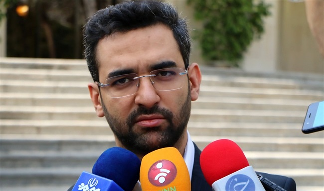 آذری جهرمی: ساماندهی تعرفه ی اینترنت در حوزه ی تلفن ثابت و همراه از برنامه های وزارت ارتباطات است
