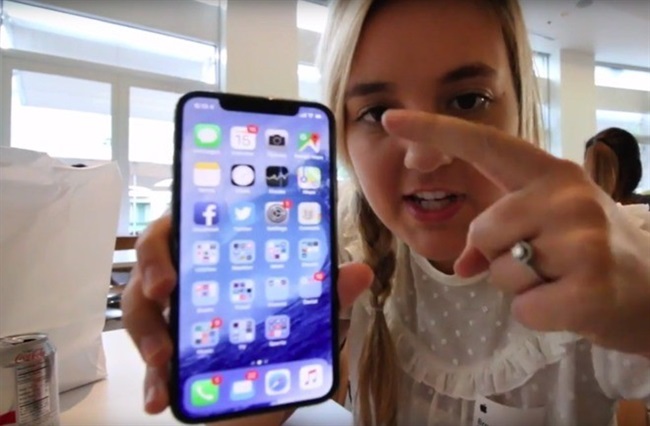 اخراج کارمند Apple به دلیل انتشار فیلمی از iPhone X توسط دخترش