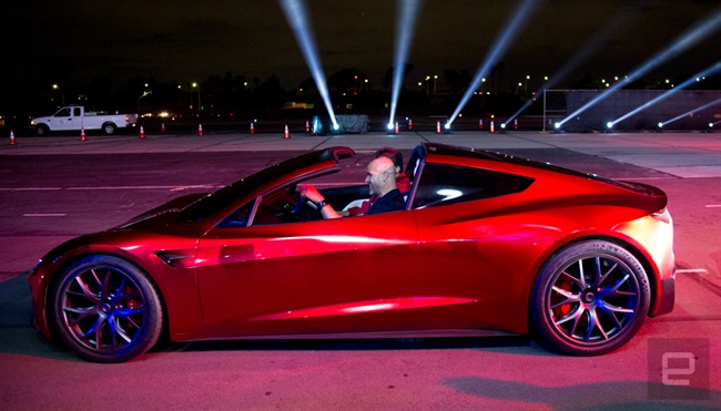 Tesla Roadster با سرعتی بالاتر به خیابان‌ها می‌آید