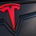 لوگوی Tesla چه می‌گوید