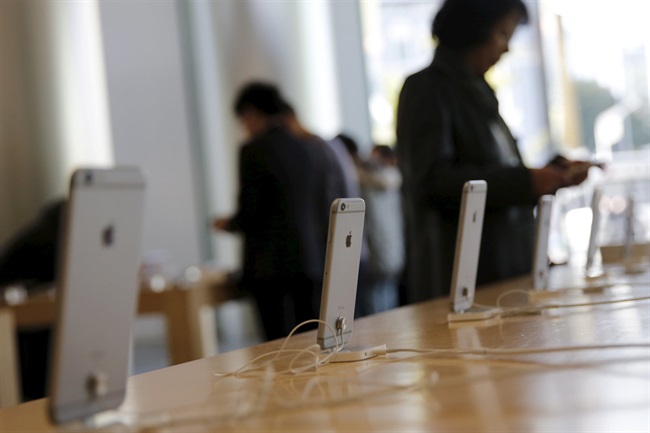 دادگاهی در چین Apple را از اتهام کپی‌برداری از طرح گوشی 100c تبرئه کرد