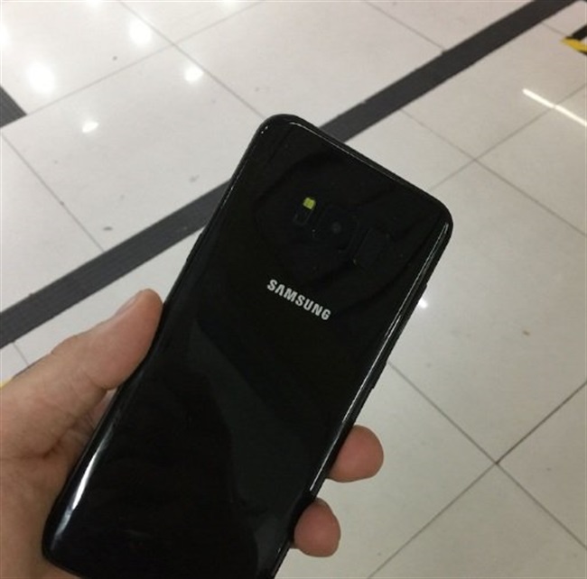تصویری از  Samsung Galaxy S8 با رنگ سیاه