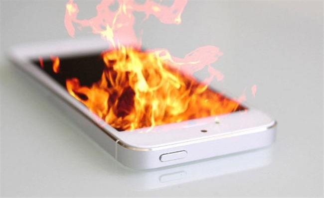 آتش سوزی گوشی iPhone در چین