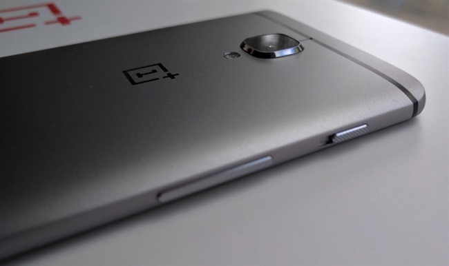 OnePlus 3T با طراحی جدید و بدنه ای از جنس کروم