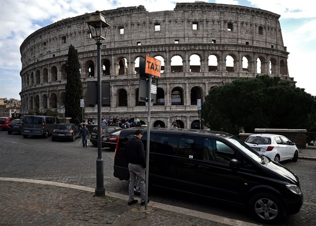 دادگاهی در ایتالیا ممنوعیت Uber را لغو کرد
