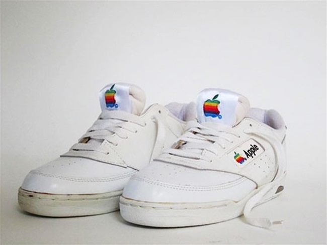 فروش کفش Apple در سایت eBay