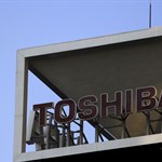 کمک Apple و Amazon به Foxconn برای تصاحب واحد تراشه‌های نیمه‌هادی Toshiba
