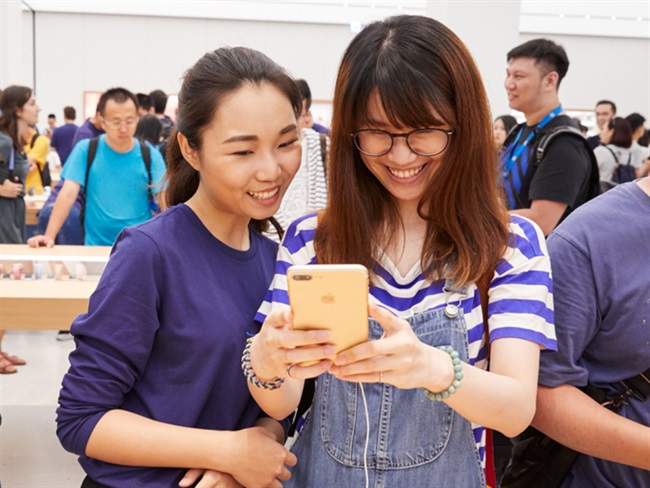 بازگشایی فروشگاه زنجیره‌ای Apple در تایوان