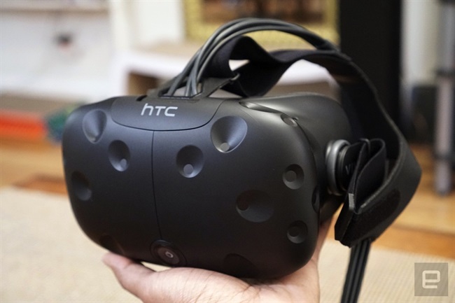 کاهش قیمت هدست واقعیت مجازی HTC Vive به ۵۹۹ دلار