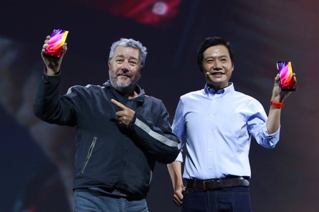 Xiaomi قصد دارد با معرفی گوشی هوشمند بدون حاشیه‌ی خود، یک قدم جلوتر از iPhone بردارد
