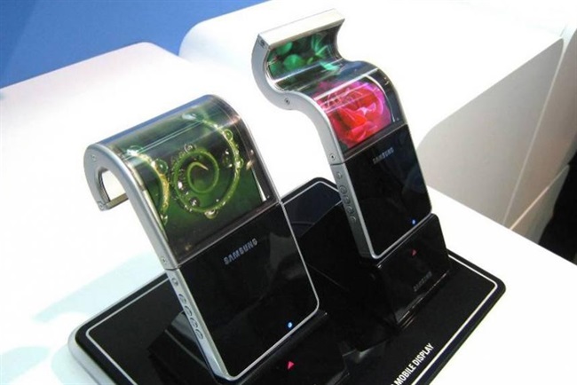 Samsung سال آینده از گوشی انعطاف پذیر خود رونمایی می‌کند