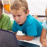 استفاده ی درست از فضای سایبر را به فرزندان خود آموزش بدهید