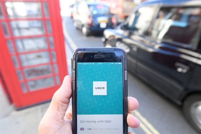 Uber آماده‌ی رفع موانع فعالیت خود در لندن