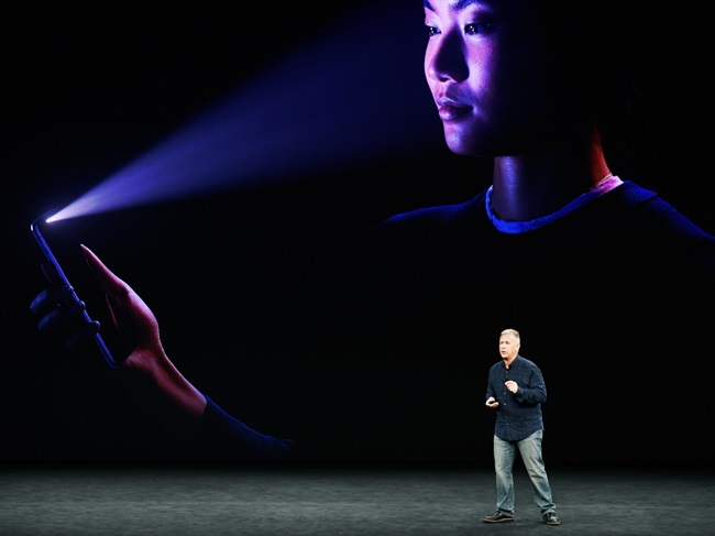 دلیل از کار افتادن اسکنر چهره ی iPhone X در مراسم رونمایی