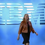 عدم کاهش درآمد سالانه‌ی IBM در سه ماهه‌ی آخر