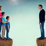 دانشمندان: کودکان پس از طلاق والدین خود، باید در دو خانواده زندگی کنند