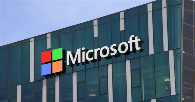 مایکروسافت برنامه‌های Office سازگار با محیط لمسی برای ویندوز 10 را به حالت تعلیق درآورد
