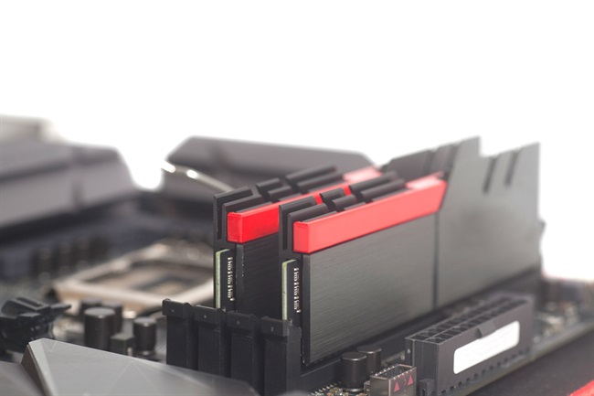 تراشه‌های نسل نهم اینتل می‌توانند تا ۱۲۸ گیگابایت RAM را پشتیبانی نمایند