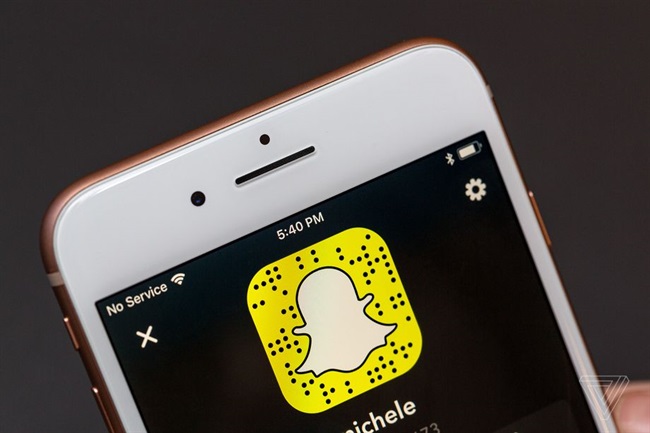 Snapchat قابلیت چت‌ گروهی ویدئویی و تگ دوستان در استوری‌ها را ارائه می‌کند