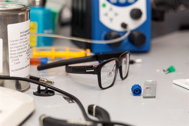 اینتل ساخت عینک‌های هوشمند را متوقف می‌کند