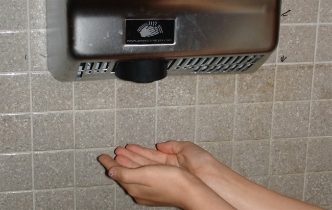 هشدار: از خشک‌کن دست در مکان‌های عمومی استفاده نکنید