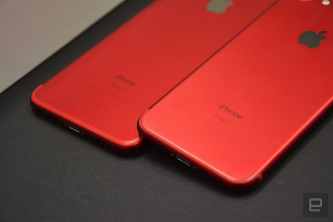 اپل از iPhone 8 قرمز رونمایی می‌کند