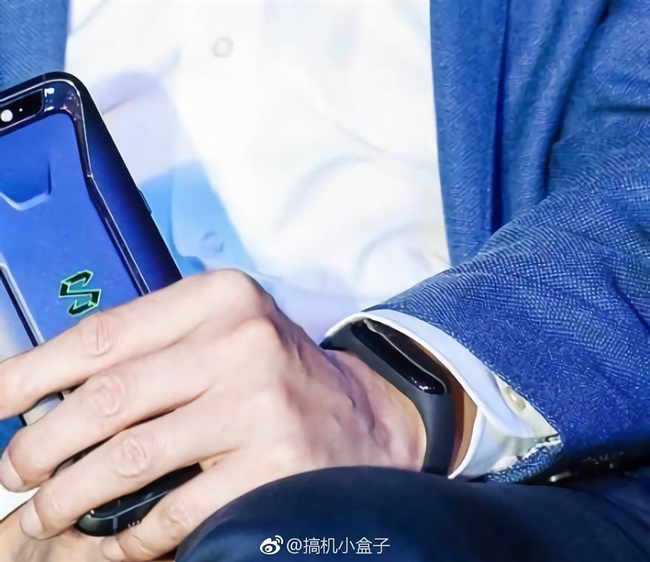 روزنامه‌نگاران کاملاً تصادفی از محصول جدید Xiaomi عکس گرفتند